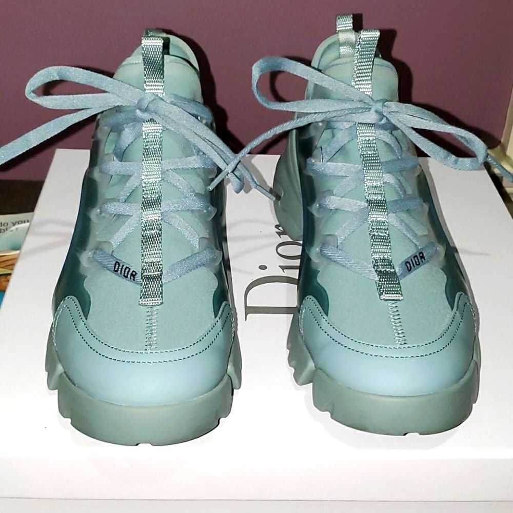 Guaranteed authentic Christian Dior Sneakers US9
